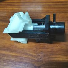Load image into Gallery viewer, 1174449 SPC/070135 One button quick release Seat Control Valve For Grammer MSG115 For DAF/MERCEDES-BENZ TRUCK