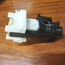 Load image into Gallery viewer, 1174449 SPC/070135 One button quick release Seat Control Valve For Grammer MSG115 For DAF/MERCEDES-BENZ TRUCK